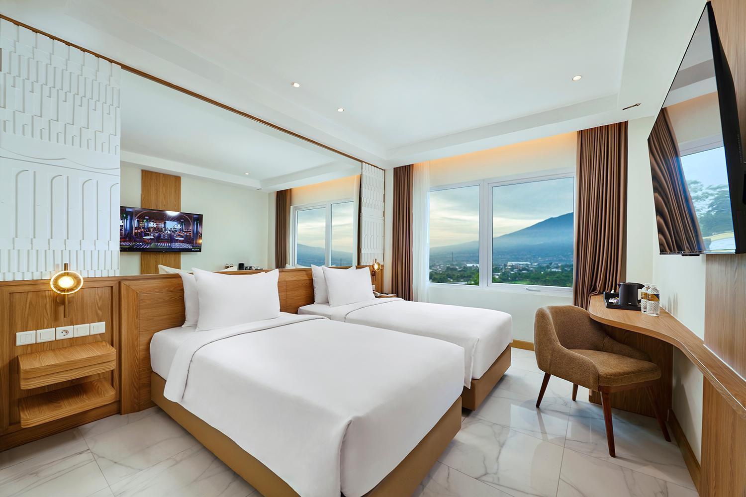 Golden Hill By Golden Tulip Hotel Tlekung Buitenkant foto
